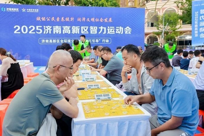 余名智力运, 积极融入科